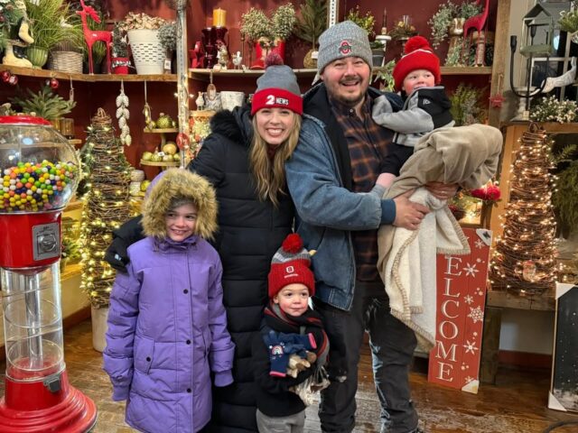 Thank you to WDTN News Anchor Lauren Wood and her family for braving the cold and visiting the Legendary Lights of Clifton Mill! ❄️✨

We promise to keep the hot chocolate flowing all season long. ☕