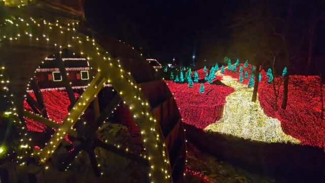 ✨️🪄 Simply Magical 🎅✨️

https://cliftonmill.com/christmas-lights/