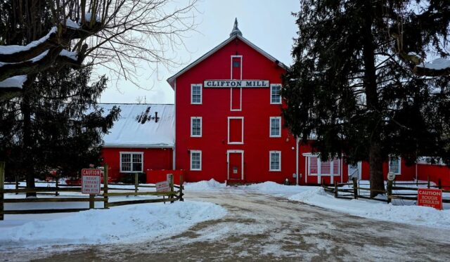 ✨️🥞❄️Winter magic at Historic Clifton Mill ❄️🥞✨️

Snowy views outside, cozy vibes inside—and breakfast waiting for you.

💬 Comment with your favorite breakfast dish you enjoy on a cozy winter morning at Clifton Mill! 🥞🥓🍳☕️

https://cliftonmill.com/restaurant/