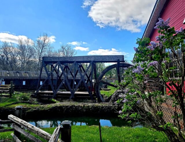 Blue skies, fresh green grass, and flowers starting to bloom 🌷

🌤️ The view at Clifton Mill is absolutely beautiful this time of year.

Take a break, soak it all in, and make it part of your Sunday plans. 🥞☕️ 🥪🥗

cliftonmill.com
