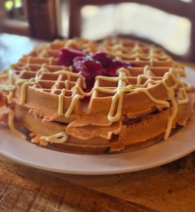 🧇🍓 The kitchen crew is at it again! 🍓🧇

We’re holding on to those last sweet days of summer with this week’s waffle creation! ☀️

Two crispy-on-the-outside, fluffy-on-the-inside strawberry waffles, topped with strawberry topping and finished with a velvety cream cheese icing. 😍🍓

Get ’em before they’re gone!

cliftonmill.com