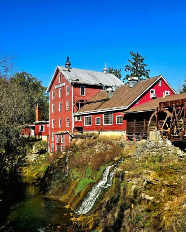 🌞🍂 Sunshine, fall colors, and the perfect weekend for a little adventure! 🍂🌞

🥾🍁 Hit the nearby hiking trails, soak up this beautiful fall weather, then swing by Historic Clifton Mill for a cozy meal and a little relaxation along the Little Miami River. 🥞☕❤️

A little fresh air, a little fall magic, and something delicious to eat… sounds like a pretty great weekend to us! 🫶

cliftonmill.com